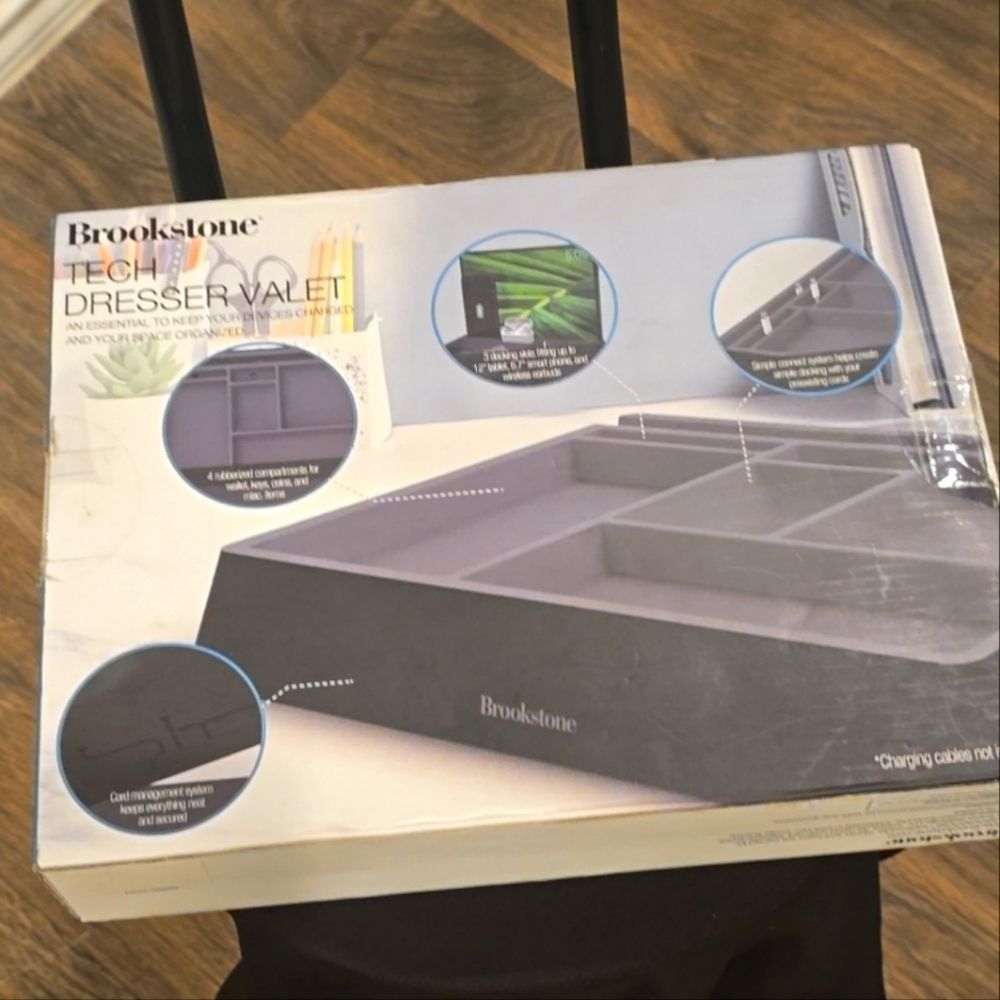 Brookstone Tech Dresser Valet - Picture 10 of 10